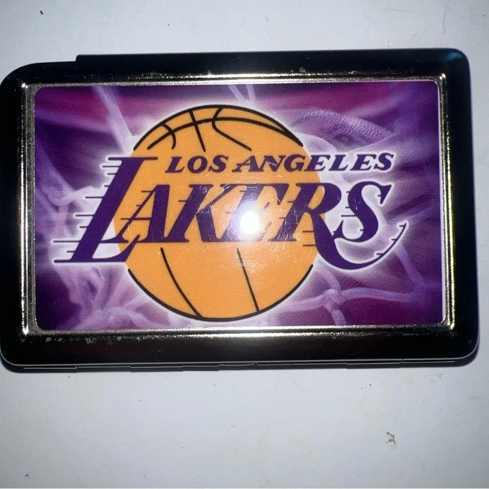 LA LAKERS CIGARETTE  CASE TIN METAL INSIDE CASE MONEY HOLDER PREOWNED!!